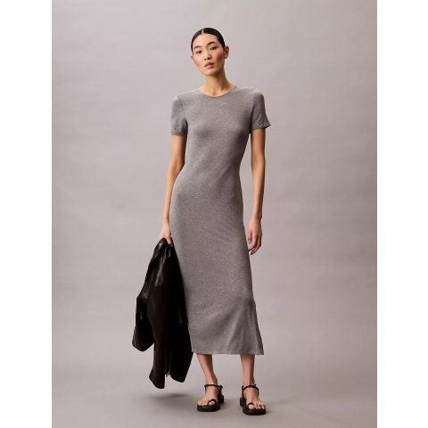 中长款修身衣裙 