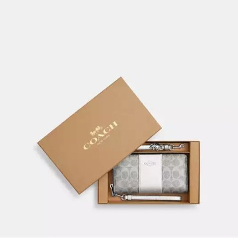 Coach Boxed 长款拉链钱包