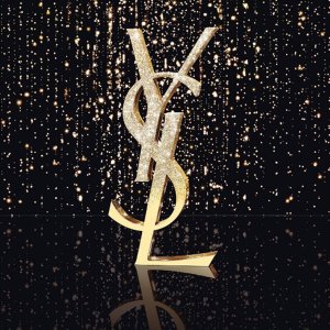 网一捡漏：YSL 恒久粉底液$48.6(国内￥670) 黑皮革气垫$64(国内￥695)