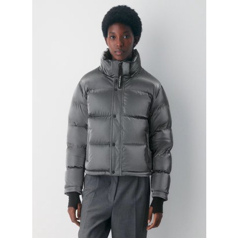 Aritzia Super Puff 短款亮面