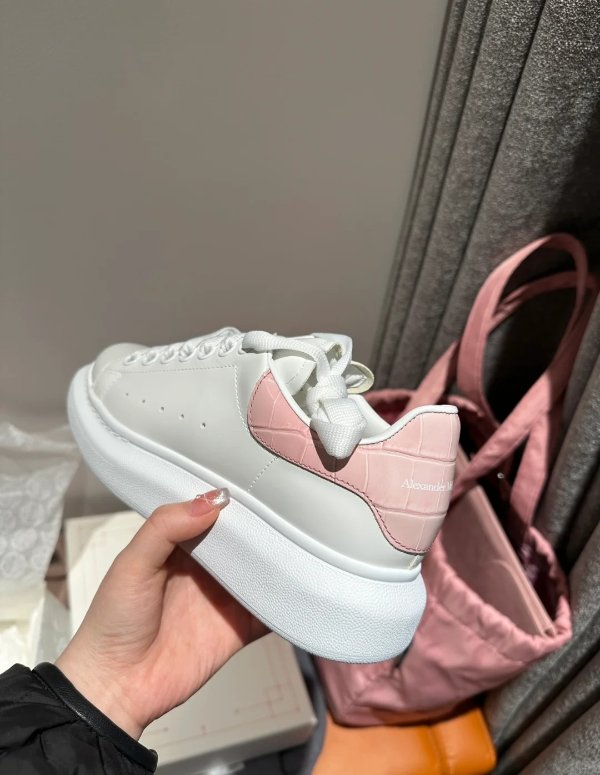 皮质鳄鱼纹厚底运动鞋