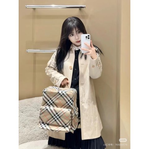 BurberryBurberry 格纹双肩包