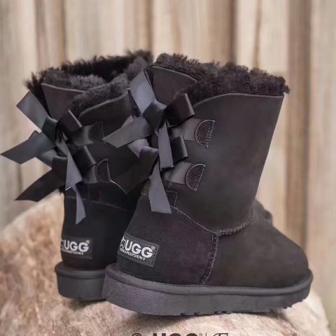 UGG Bailey Bow II 儿童靴
