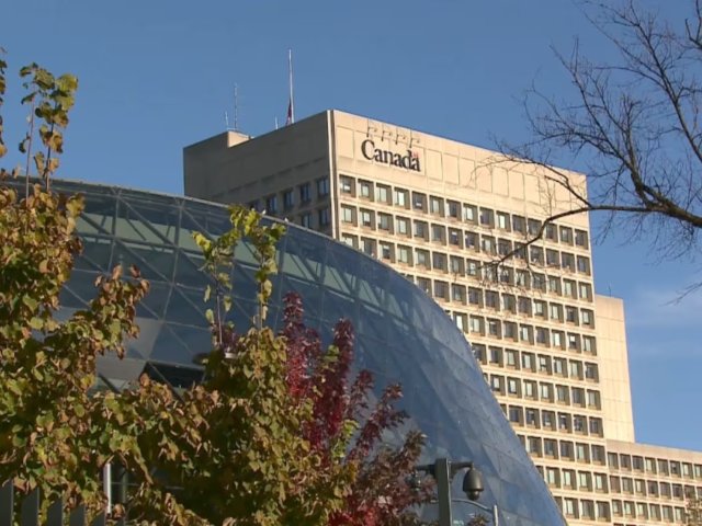 加拿大政府突然“动刀”！公务员大裁...