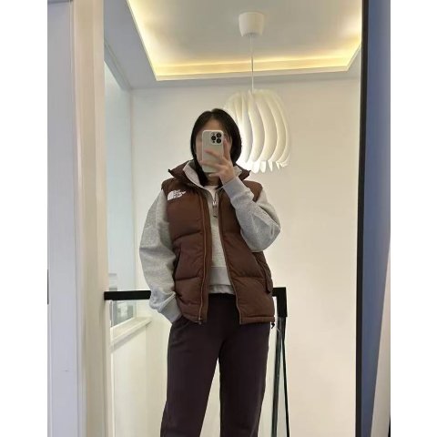 Hydrenalite 羽绒背心 酒红色