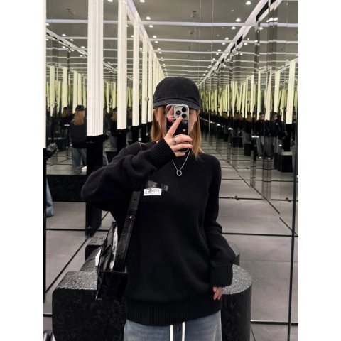 Logo Patch 圆领毛衣