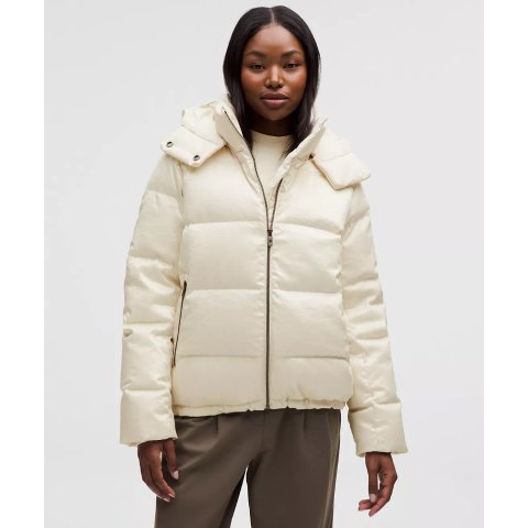 Lululemon Wunder Puff 亮面羽绒服 600蓬