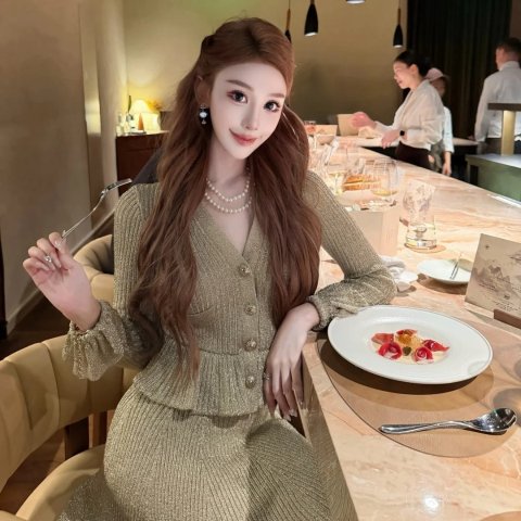 Lurex 针织荷叶边连衣裙