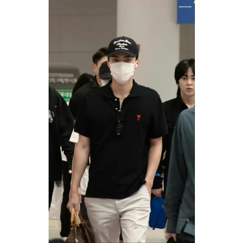 Ami Polo衫 黑色 吴世勋同款