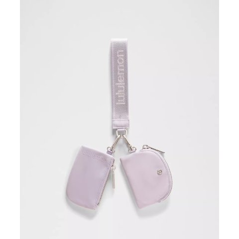 Dual Pouch 金属标志手拿包