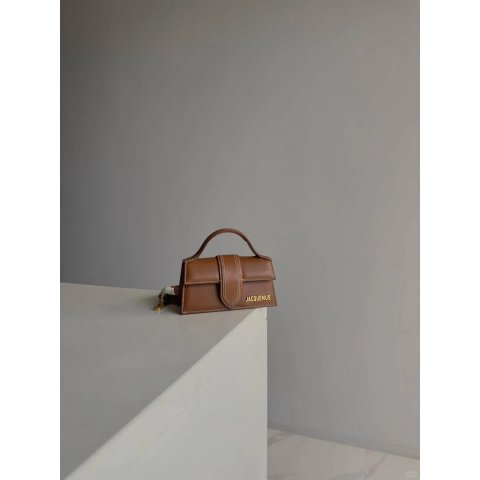 Jacquemus Chiquito 长款棕色包