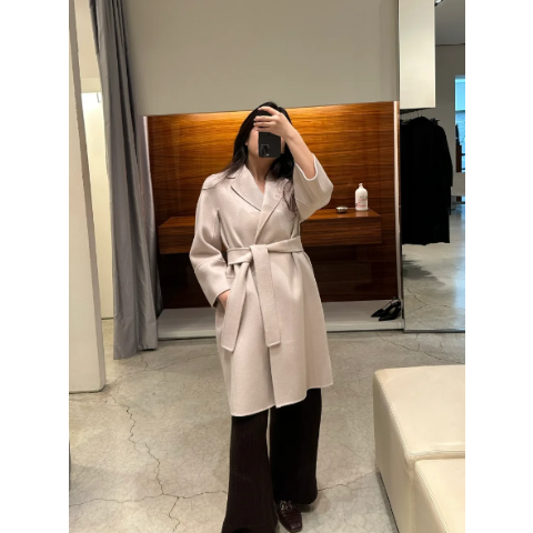 Arona Virgin羊毛大衣