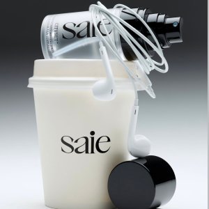 定妆也能很水润