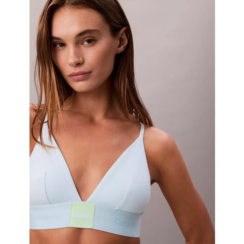 无衬里三角杯文胸 