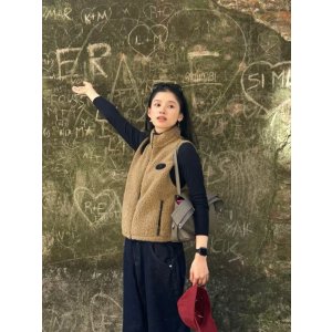 Burberry张婧怡同款~冬天当内搭春天当外套!Cropped 米色抓绒马甲