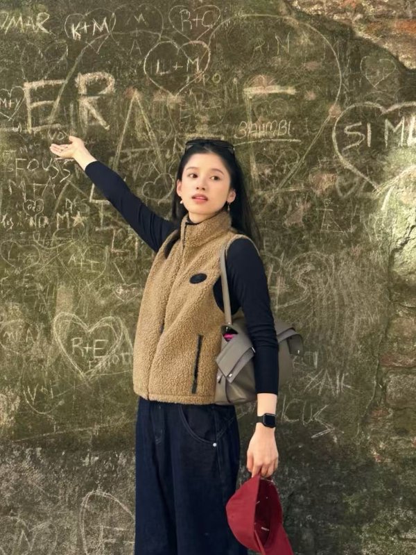 Cropped 米色抓绒马甲