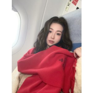 Vivienne Westwood好适合新年Red 刺绣围巾