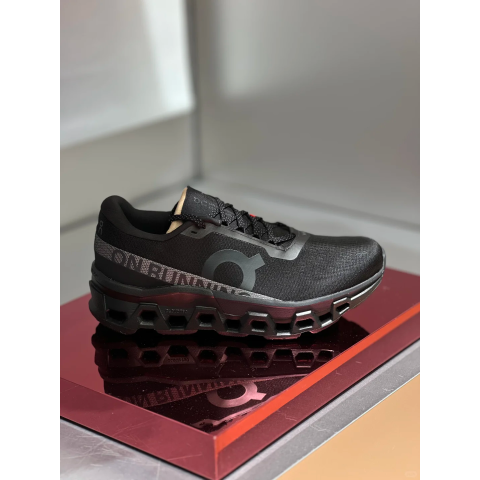 On Cloudmonster 2 黑色运动鞋