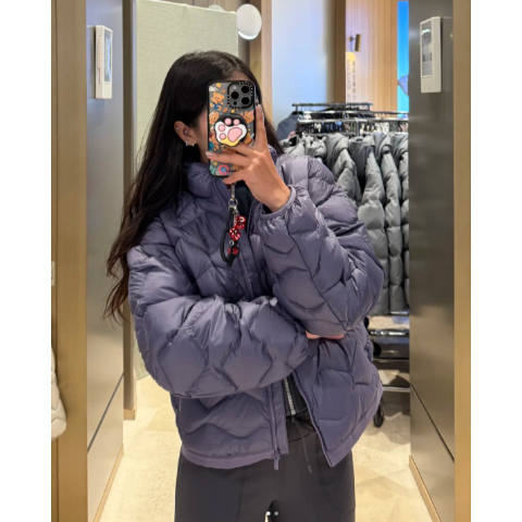 Lululemon很美的雾紫色Featherweight 900蓬羽绒夹克