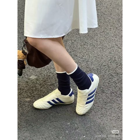 Off-White Taekwondo 蓝色运动鞋