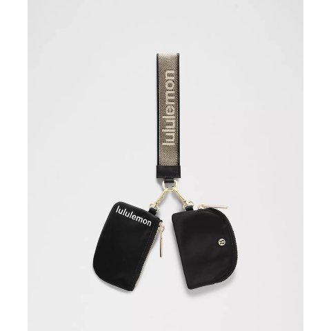 Lululemon出门遛狗超合适Dual Pouch 手拿包 金属标志