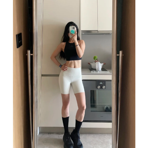 Align 高腰短裤 6英寸