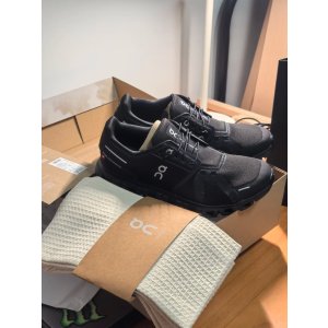 黑色更耐脏On Cloud 6 女防水跑鞋