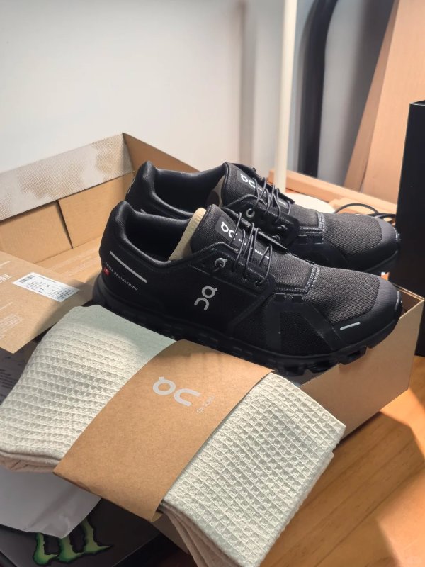 On Cloud 6 女防水跑鞋