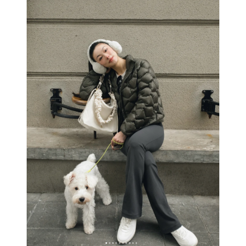 Lululemon时髦精们票选出的颜色！Featherweight 900蓬松羽绒夹克