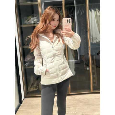 Down for It All 女士夹克