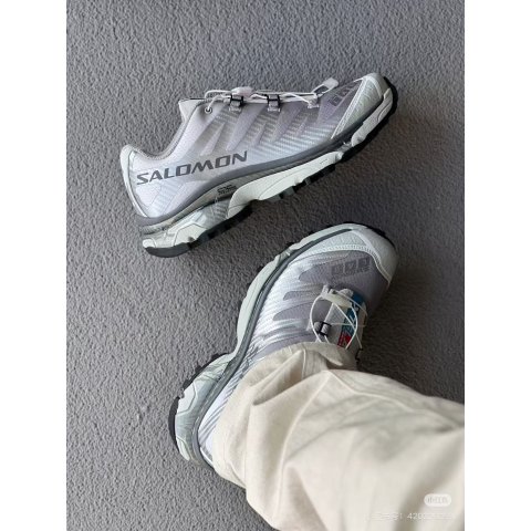 XT-4 OG 灰色运动鞋