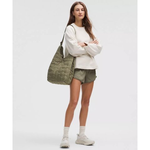 Lululemon超级大 黑色也在打折点进来看Quilty Pleasures 大号云朵