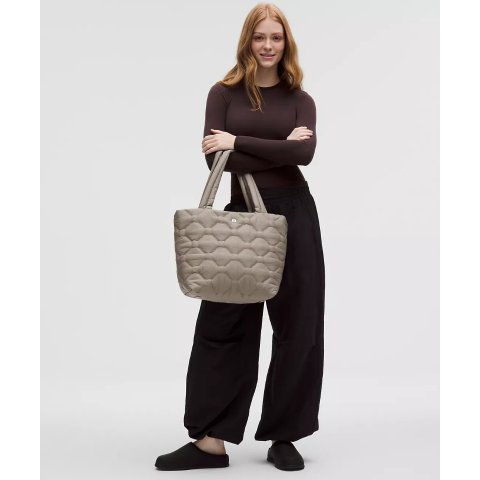 LululemonQuilty Pleasures 中号托特包 12L