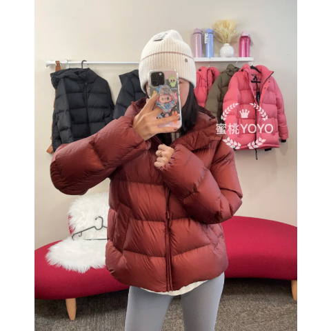 LululemonFeatherweight 900蓬松羽绒服