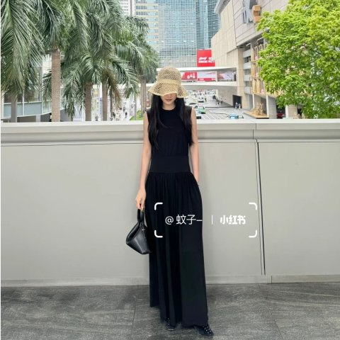 Black 无袖连衣裙 中长款