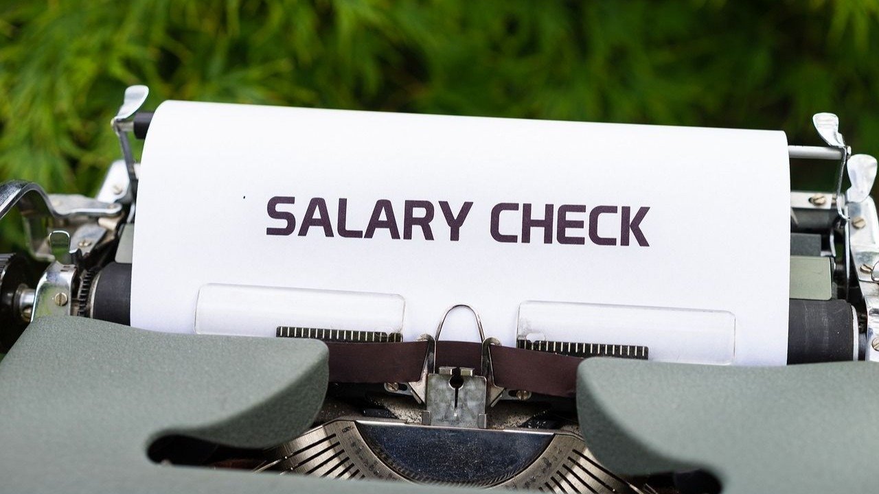 2025年加拿大平均工资大揭秘！各省薪资差距大到惊人！你的收入跑赢通胀了吗？