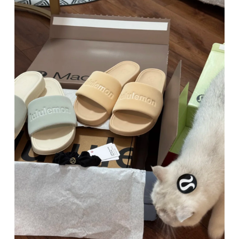 Lululemon超萌沙漠卡戴珊色~Restfeel 女士拖鞋 图案款