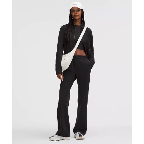 Define 中腰运动裤