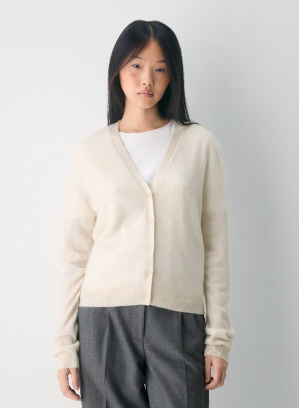 Bare Cashmere V领羊绒开衫燕麦色