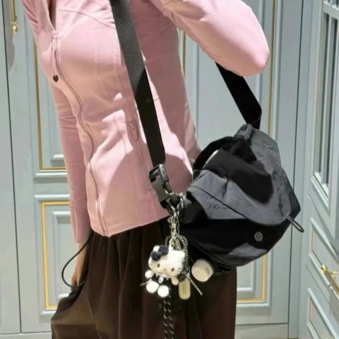 Curved 斜挎包黑色 3L