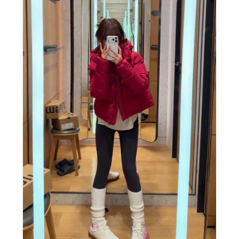 Lululemon蹲补！明媚石榴红！雪地穿搭get羽绒服