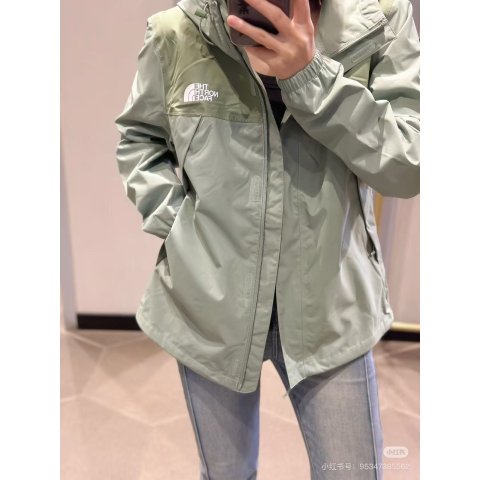 Green Antora 雨衣夹克