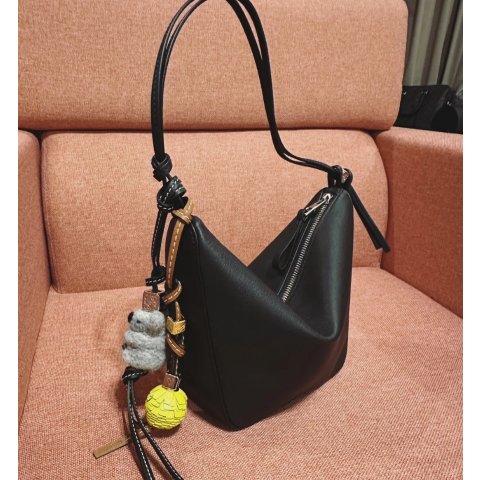 Loewe官$2600Loewe Hammock 迷你流浪包
