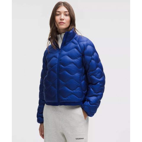 Lululemon亮亮的酷酷的克莱因蓝Featherweight 900蓬松羽绒夹克