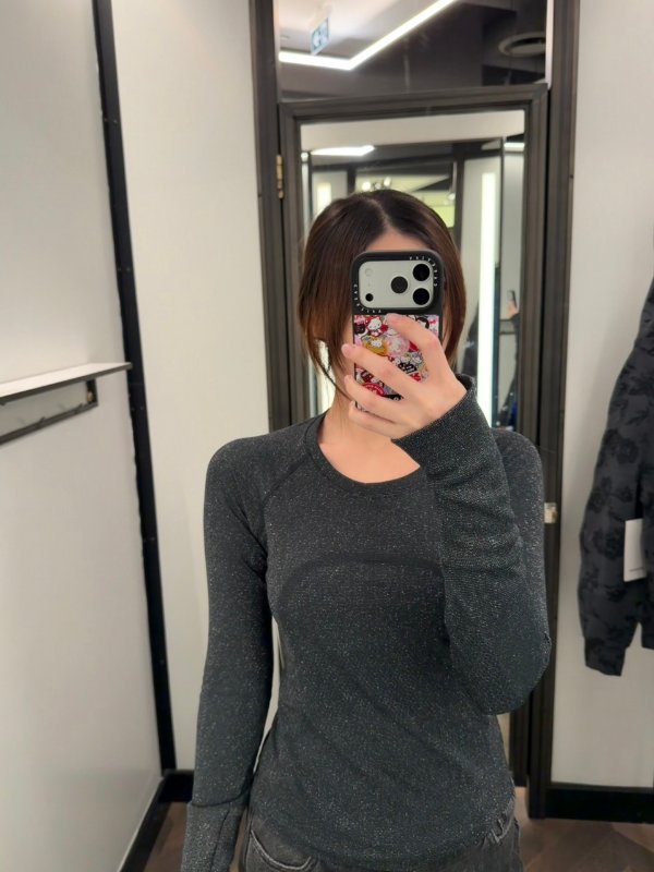 Lululemon Swiftly Tech 亮丝长袖上衣