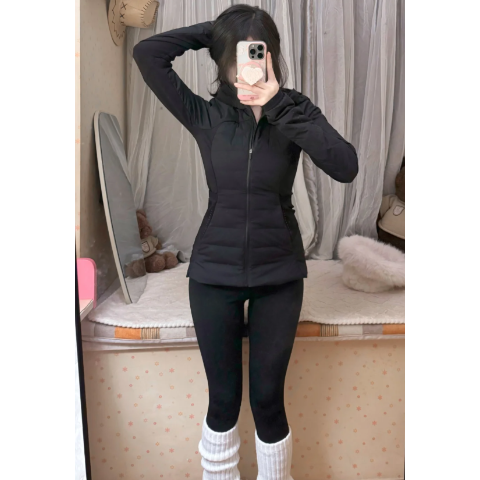 Lululemon内搭外穿都掐腰显瘦Down For It All 亮面夹克