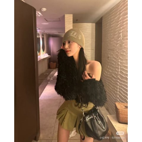 Vivienne WestwoodBlack Chrissy 小号水桶包