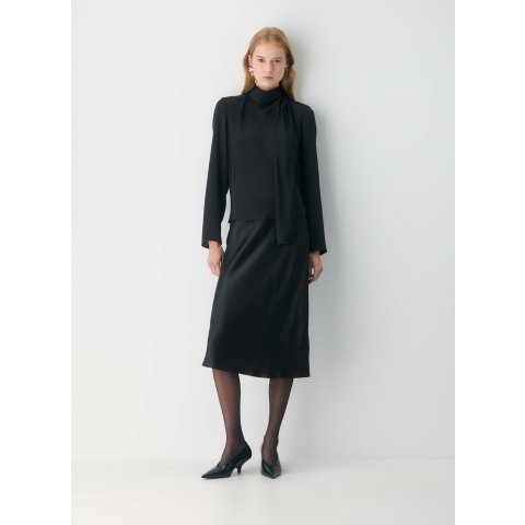 Slip 缎面半身裙 中长款