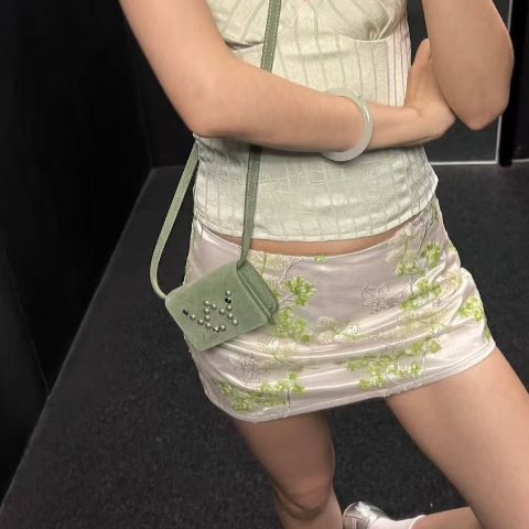 open yy 钉饰钱包包