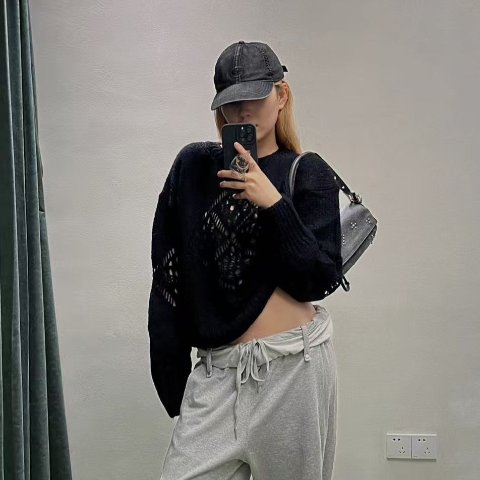 Black Alpaca 阿盖尔针织毛衣